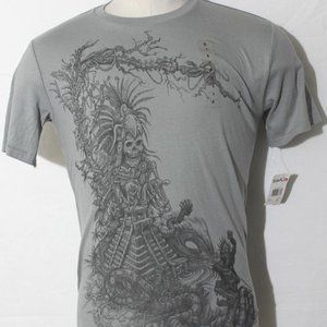 NEW Quiksilver Men's T- Shirt Top Tee sz Small with a Large Front Design